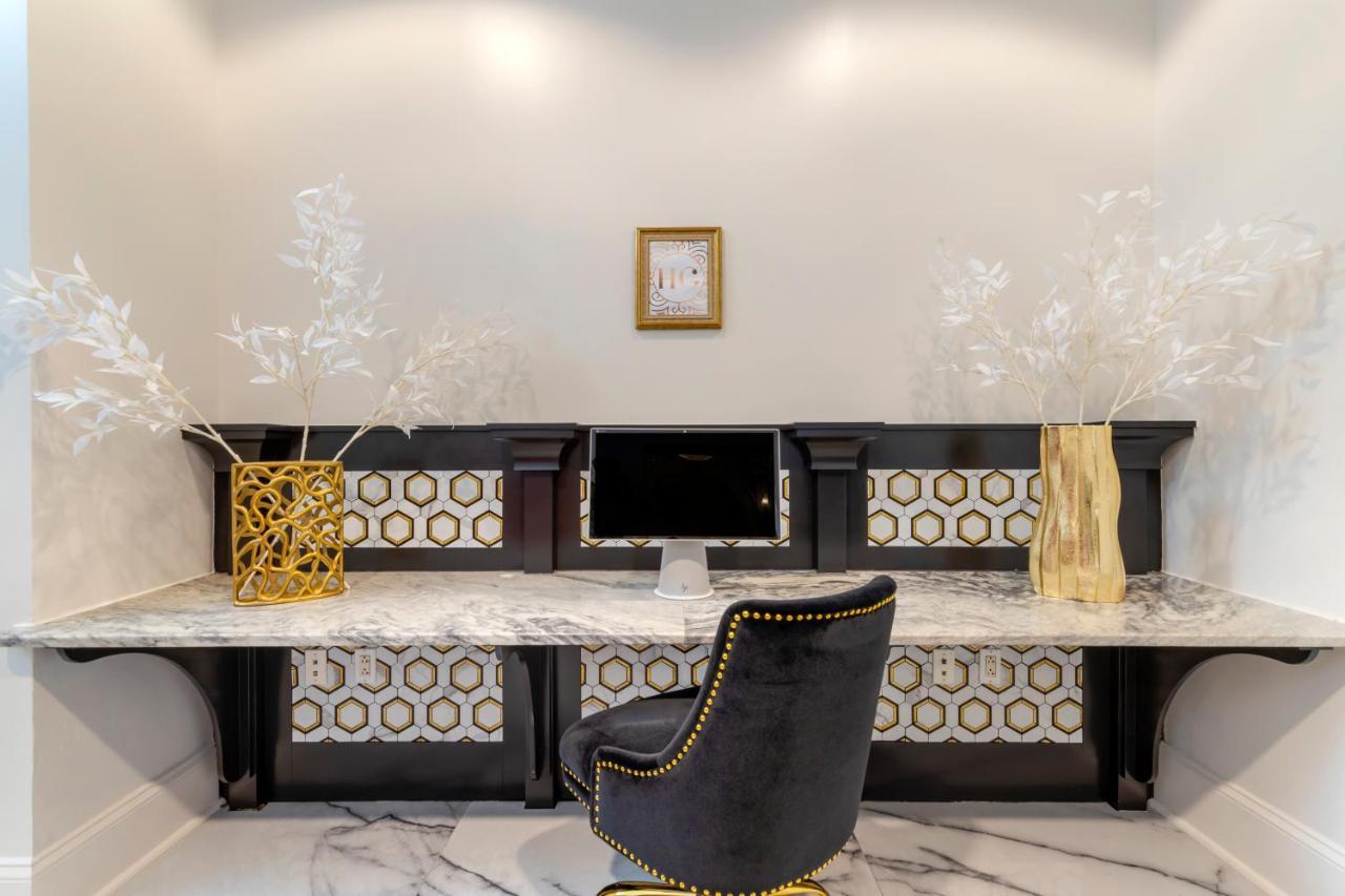 Hotel Gibbs Downtown Riverwalk 4*