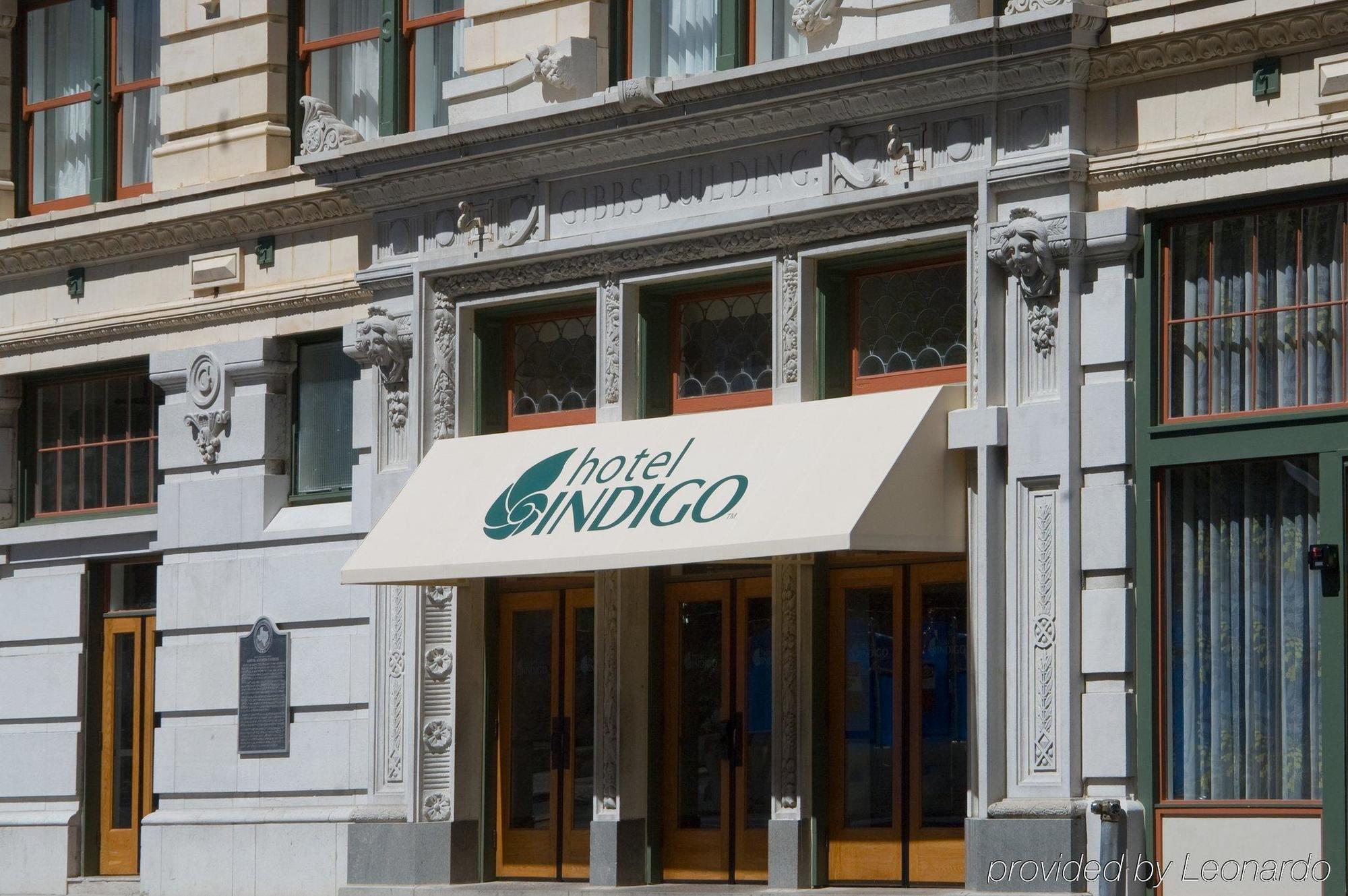 Gibbs Downtown Riverwalk Hotel 4*